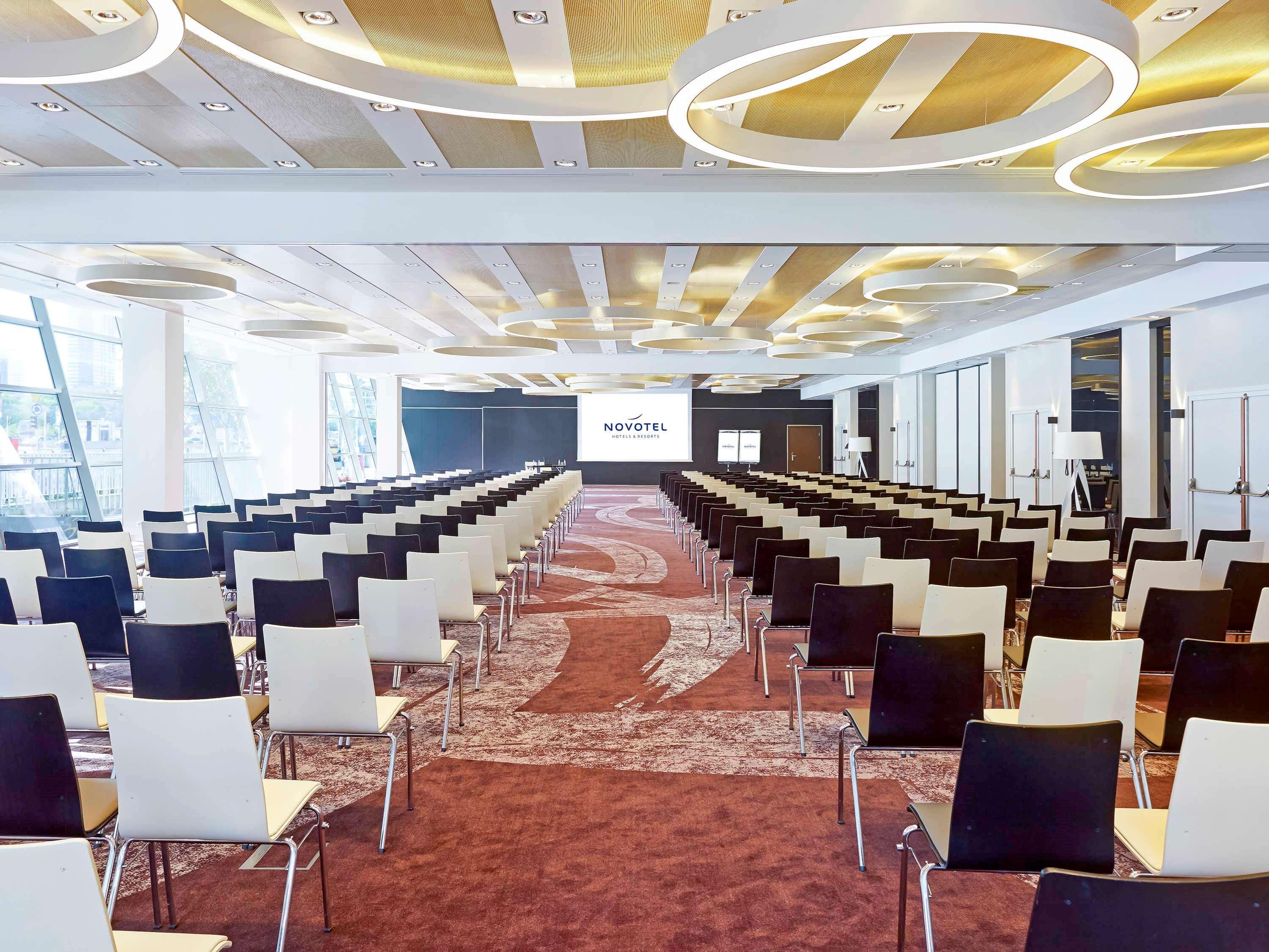 Novotel Centrum 4*